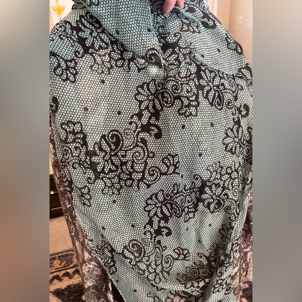 Patterned Scarf Set - Picture 4 of 5